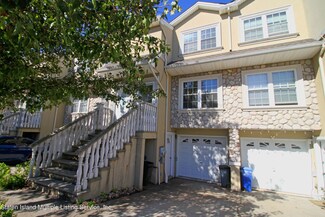 135 Dartmouth Loop, Staten Island, NY 10306