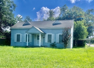 559 S Madison St, La Grange, TX 78945