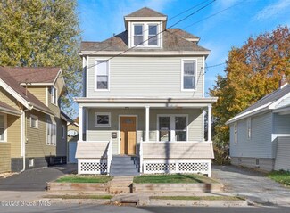 160 6th St, Schenectady, NY 12302