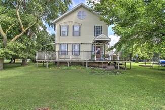 114 Bodman St, Milmine, IL 61855