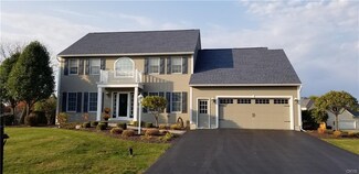 4302 Cheyenne Cir, Syracuse, NY 13215