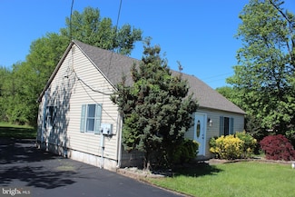 23 Elbo Ln, Mount Laurel, NJ 08054