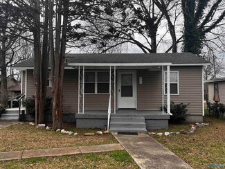 517 13th Ave NW, Decatur, AL 35601