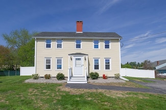 54 Newton Rd, Plaistow, NH 03865