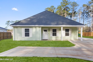 6817 Martin Bluff Rd, Gautier, MS 39553