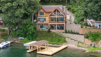 11363 E Bluff Dr, Keuka Park, NY 14478