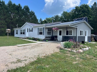 3435 N Pine Ave, White Cloud, MI 49349