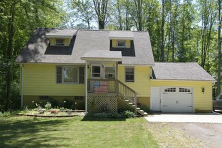 704 E Berrien St, Paw Paw, MI 49079