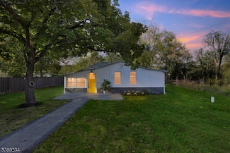 58 Belvidere Ave, Lambertville, NJ 08530