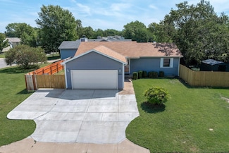 2006 N Sunridge St, Wichita, KS 67235