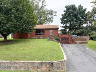 1717 First St, Staunton, VA 24401