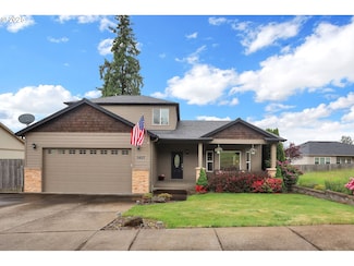 1427 Dogwood Ave, Cottage Grove, OR 97424