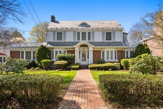 41 Nobscot Rd, Newton Center, MA 02459