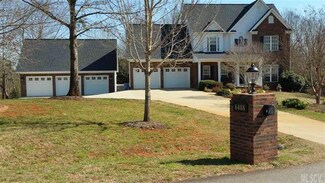 6408 Longview Ln, Hickory, NC 28601