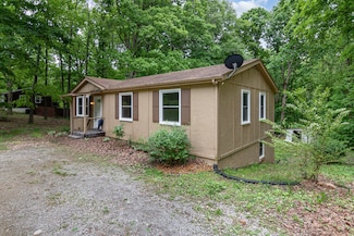 2117 Ferry Rd, Clarksville, TN 37040