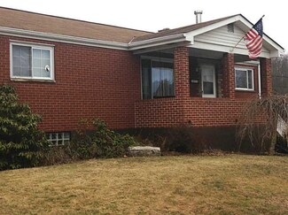 5074 Bowling Green St, Finleyville, PA 15332