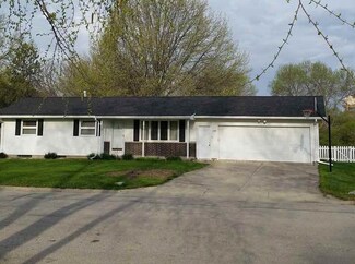 120 Celeste St, Hudson, IA 50643