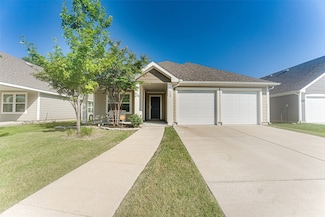 110 Spring Creek Ln, Terrell, TX 75160