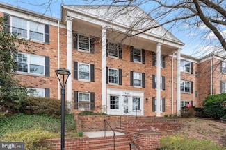7640 Tremayne Place Unit 112, McLean, VA 22102