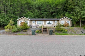 470-472 N Yorktown Dr, Ketchikan, AK 99901