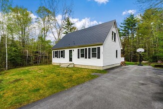 627 Reservoir Dr, Weare, NH 03281