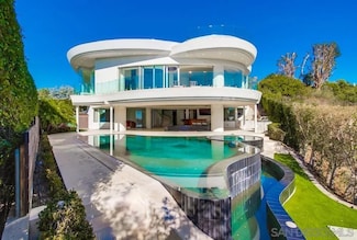 6125 Terryhill Dr, La Jolla, CA 92037