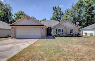 2411 Shadowcreek, Bryant, AR 72022
