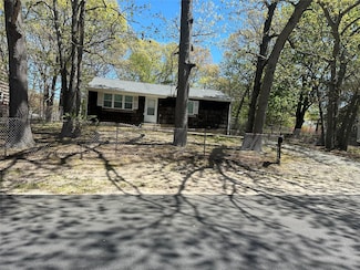 67 Judith Dr, Coram, NY 11727