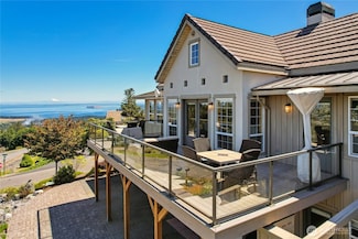 12 Hawks Way, Sequim, WA 98382