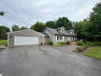 5461 M-72 W, Williamsburg, MI 49690