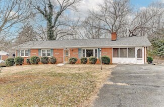 136 Yorkshire Cir, Lynchburg, VA 24502