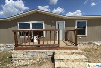 221 Las Estancias Dr, Cedar Creek, TX 78612