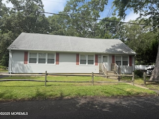 120 Woodland Dr, Brick, NJ 08723