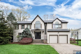 55 Auryansen Ct, Closter, NJ 07624