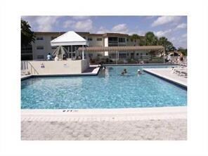 608 SW Natura Blvd, Deerfield Beach, FL 33441