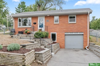 6133 Hamilton St, Omaha, NE 68132