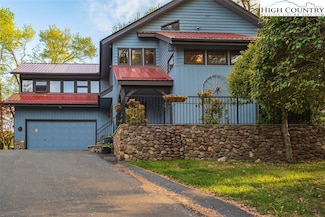 249 Red Bird Ln, Glade Valley, NC 28627