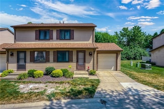 868 Gino Ln, Cleveland, OH 44109
