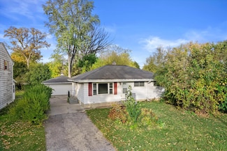 6827 N 44th St, Milwaukee, WI 53223