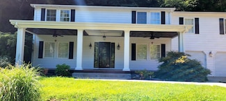 313 Town Mountain Rd, Pikeville, KY 41501