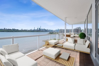 3 Somerset Ln Unit 610, Edgewater, NJ 07020