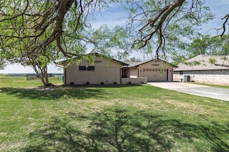 105 Lakeview Dr, Runaway Bay, TX 76426