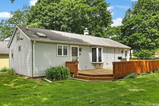 415 Krenz Ave, Cary, IL 60013