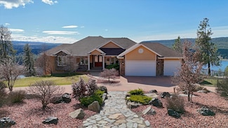 10673 W Lakeside Ln, Nine Mile Falls, WA 99026