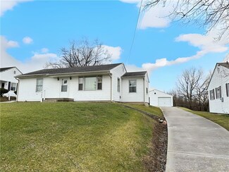 528 E 4th St, Franklin, OH 45005