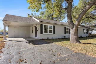 325 E Park St, Gardner, KS 66030