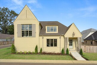 5012 Henry Heights Dr, Memphis, TN 38117