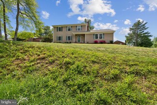2106 Sebastian Rd, Fredericksburg, VA 22405