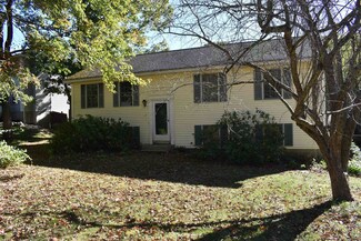 3 Anna Cir, Derry, NH 03038