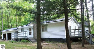 6982 Hart Rd SW, South Boardman, MI 49680
